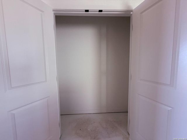 131 Peeps Ct., Adkins, TX 78101