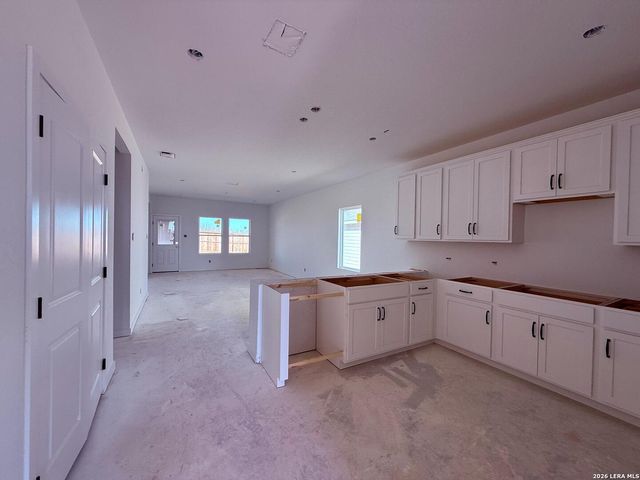 131 Peeps Ct., Adkins, TX 78101