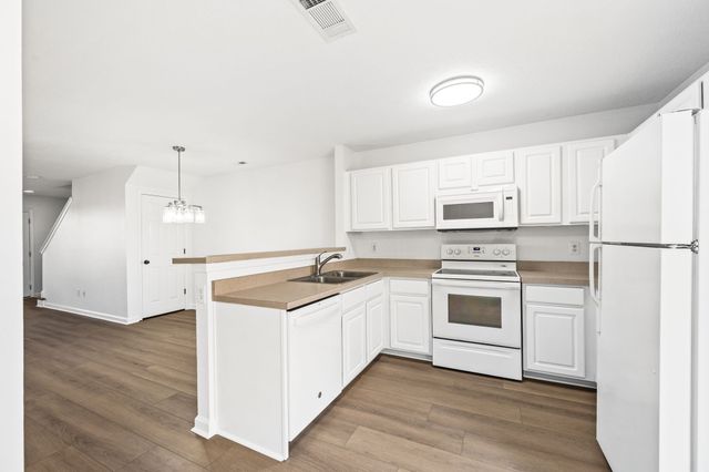 524 Shadow Glen Dr, Nashville, TN 37211