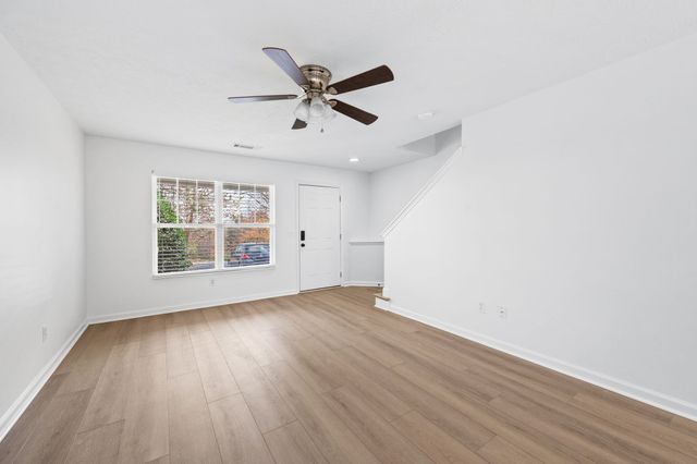 524 Shadow Glen Dr, Nashville, TN 37211