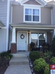 524 Shadow Glen Dr, Nashville, TN 37211