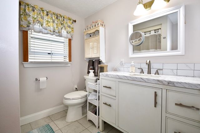 50 Highland Ave, Wareham, MA 02558