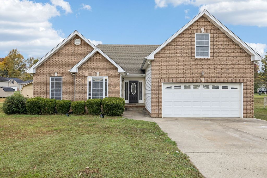238 Clydesdale Ln, Springfield, TN 37172