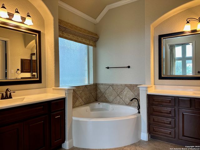 17019 Turin Rdg, San Antonio, TX 78255