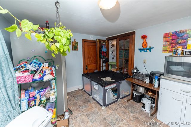 211 S State Street, Clarksville, IN 47129