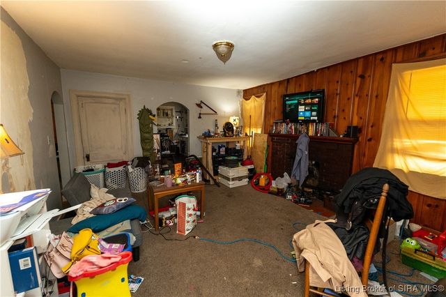 211 S State Street, Clarksville, IN 47129