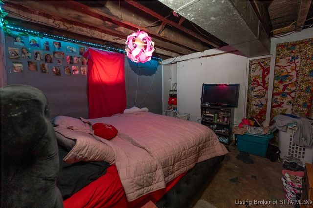 211 S State Street, Clarksville, IN 47129