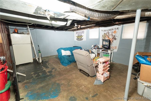 211 S State Street, Clarksville, IN 47129