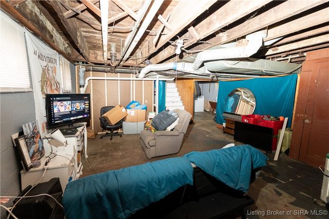 211 S State Street, Clarksville, IN 47129