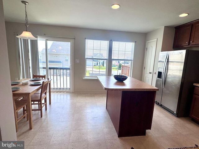 334 RUMBLING ROCK RD, Hedgesville, WV 25427