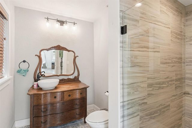 704 W FRIBLEY STREET, Tampa, FL 33603