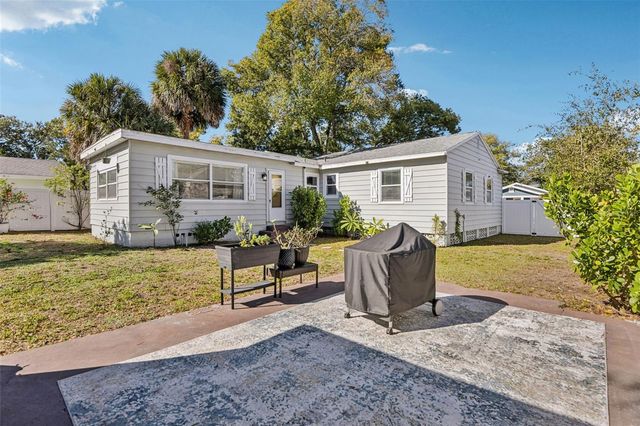 704 W FRIBLEY STREET, Tampa, FL 33603