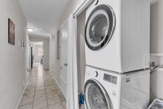 540 7th Avenue NE, Rio Rancho, NM 87124