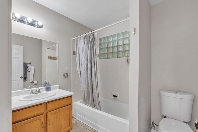 540 7th Avenue NE, Rio Rancho, NM 87124