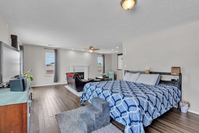 540 7th Avenue NE, Rio Rancho, NM 87124