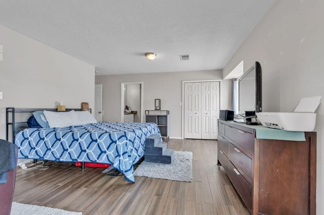 540 7th Avenue NE, Rio Rancho, NM 87124