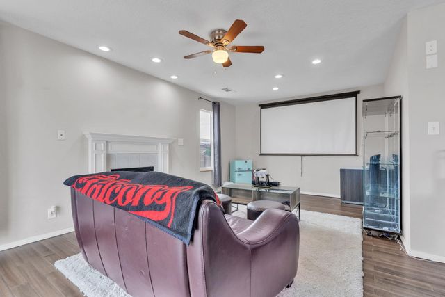 540 7th Avenue NE, Rio Rancho, NM 87124