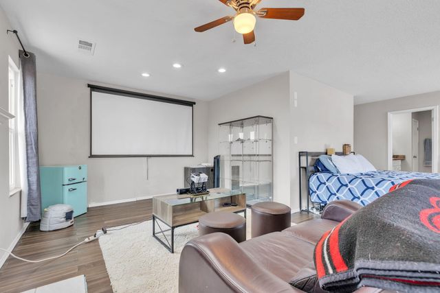 540 7th Avenue NE, Rio Rancho, NM 87124