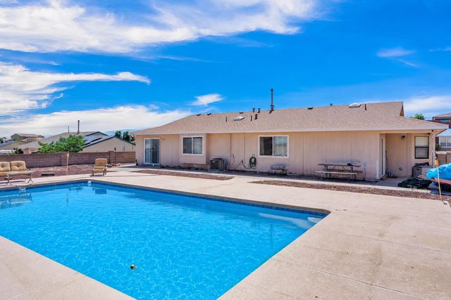 540 7th Avenue NE, Rio Rancho, NM 87124