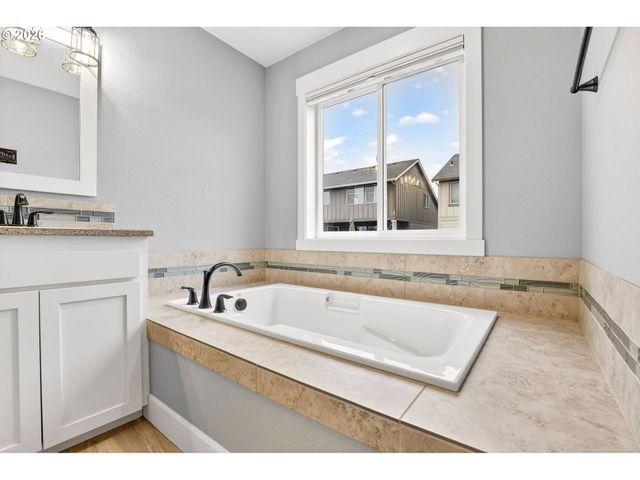 4132 Sw BRIXTON Ave, Gresham, OR 97080