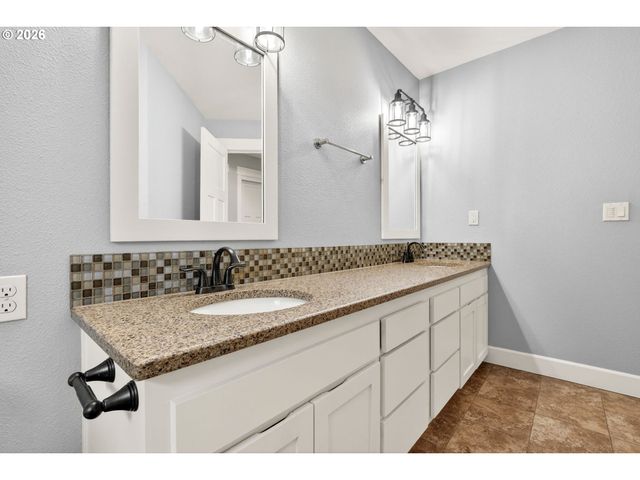 4132 Sw BRIXTON Ave, Gresham, OR 97080