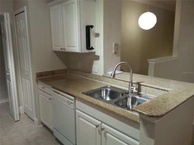 200 SOUTHERN PECAN CIRCLE 203, Winter Garden, FL 34787