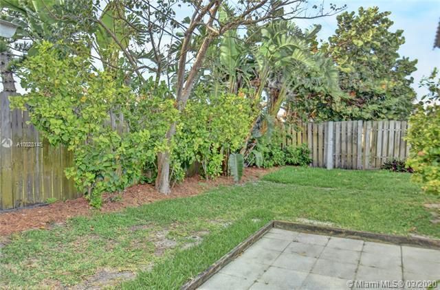 2741-2745 NE 30th Avenue, Lighthouse Point, FL 33064