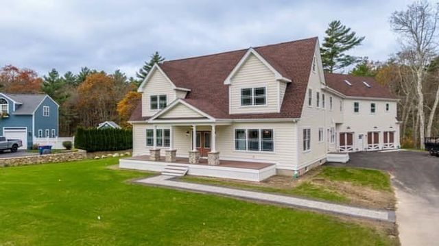 13 Park Pl, Mattapoisett, MA 02739