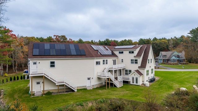 13 Park Pl, Mattapoisett, MA 02739