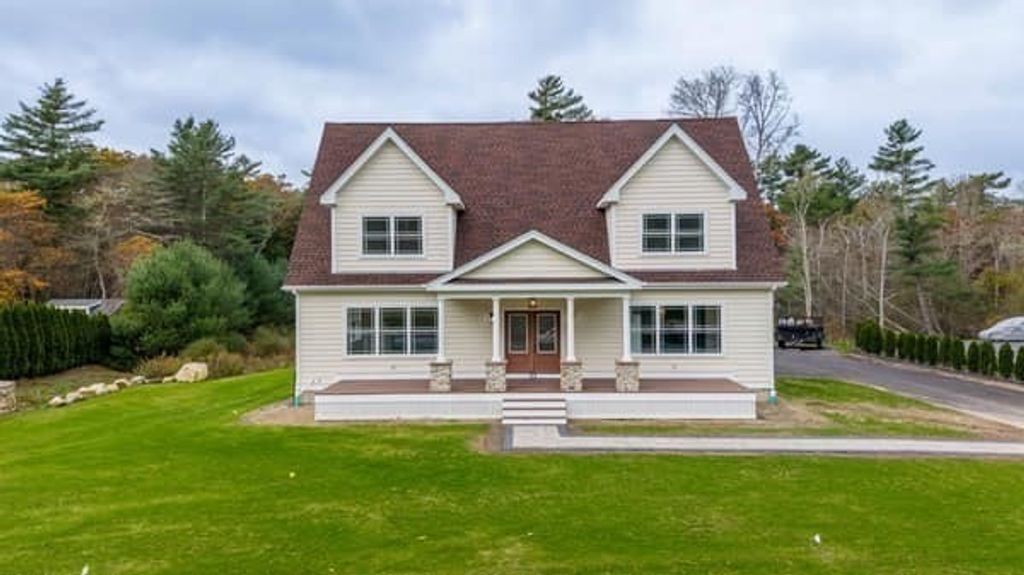 13 Park Pl, Mattapoisett, MA 02739