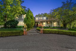 275 BARDEN Road, Bloomfield Hills, MI 48304