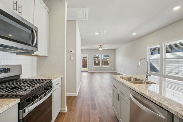 822 Sunflower Road, Lavon, TX 75166