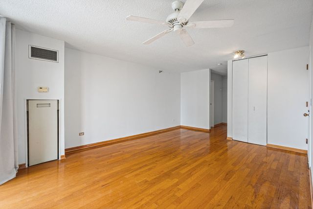 111 W MAPLE Street 1807, Chicago, IL 60610