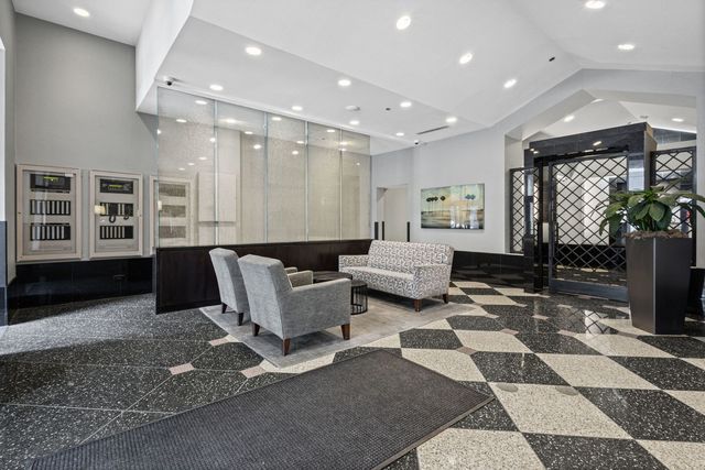 111 W MAPLE Street 1807, Chicago, IL 60610