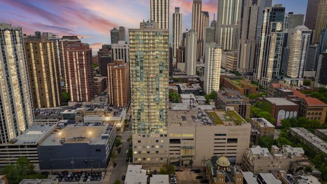111 W MAPLE Street 1807, Chicago, IL 60610