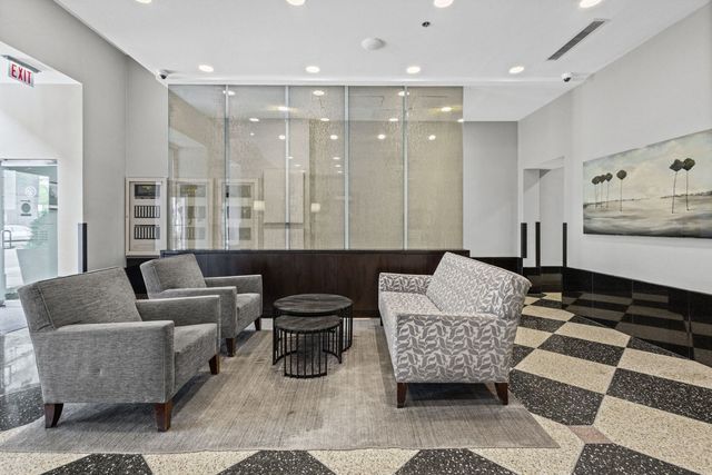 111 W MAPLE Street 1807, Chicago, IL 60610