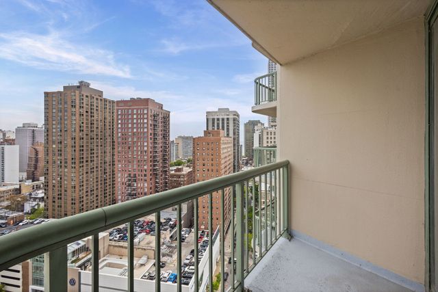 111 W MAPLE Street 1807, Chicago, IL 60610