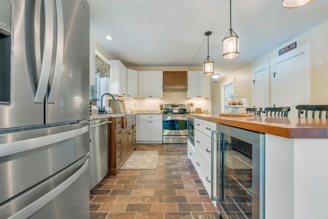 10 Partridge Drive, Middleton, NH 03887