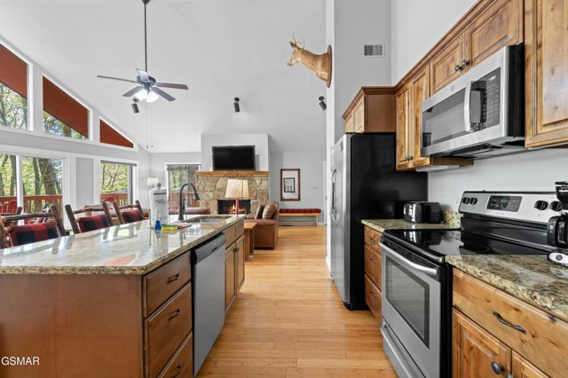 913 Echo Place, Gatlinburg, TN 37738