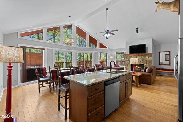 913 Echo Place, Gatlinburg, TN 37738