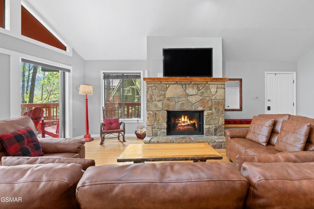 913 Echo Place, Gatlinburg, TN 37738