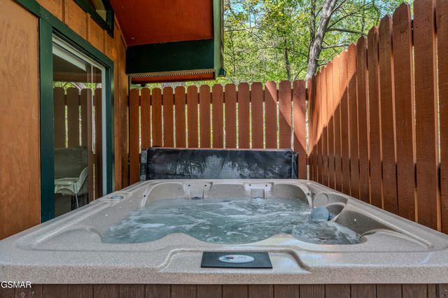 913 Echo Place, Gatlinburg, TN 37738