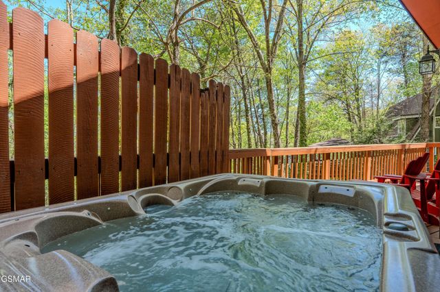 913 Echo Place, Gatlinburg, TN 37738