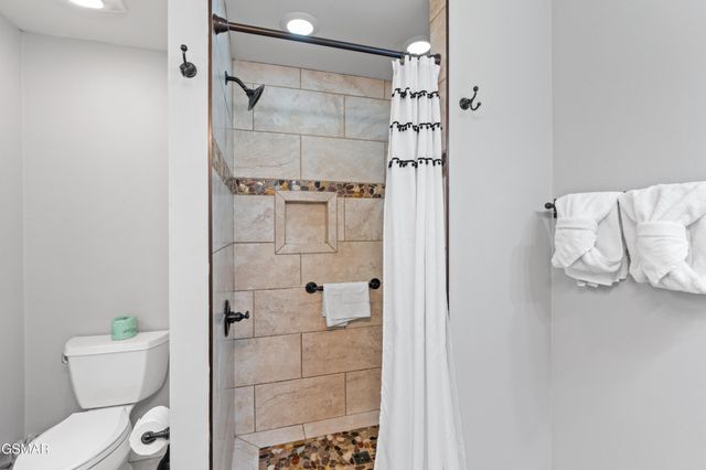 913 Echo Place, Gatlinburg, TN 37738