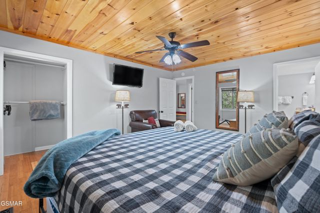 913 Echo Place, Gatlinburg, TN 37738