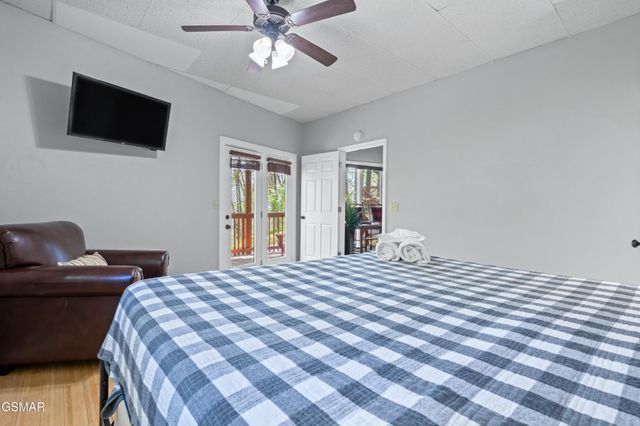 913 Echo Place, Gatlinburg, TN 37738