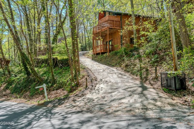 913 Echo Place, Gatlinburg, TN 37738