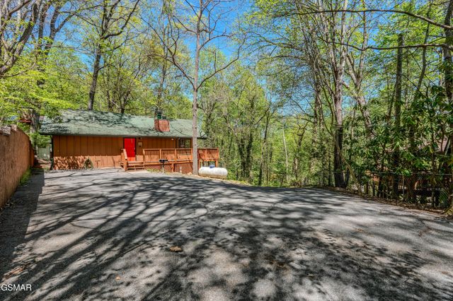 913 Echo Place, Gatlinburg, TN 37738