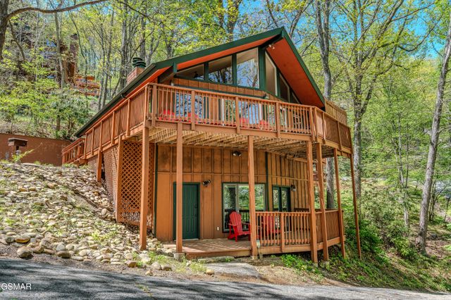 913 Echo Place, Gatlinburg, TN 37738
