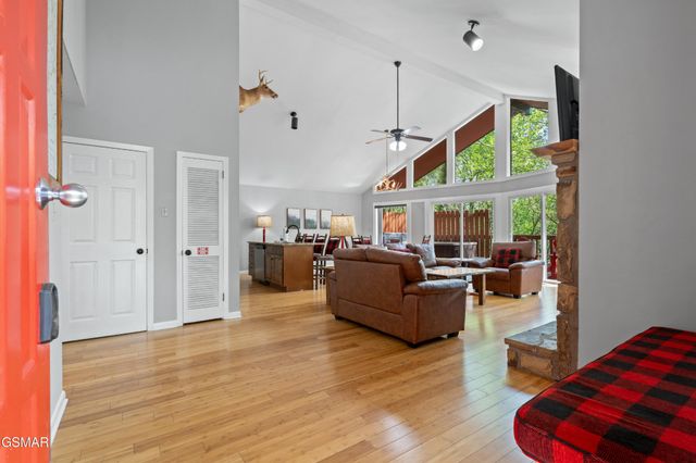 913 Echo Place, Gatlinburg, TN 37738